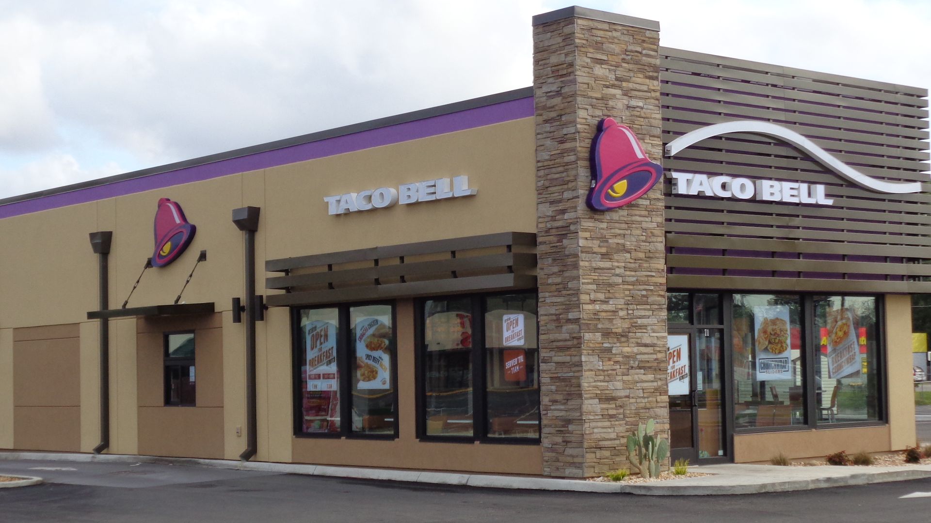 File:Taco Bell, Camilla (cropped).JPG