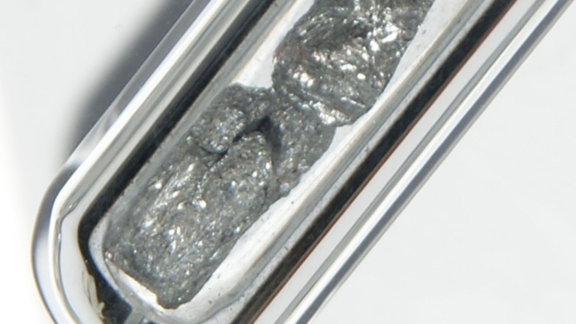 File:Arsenic (33 As).jpg