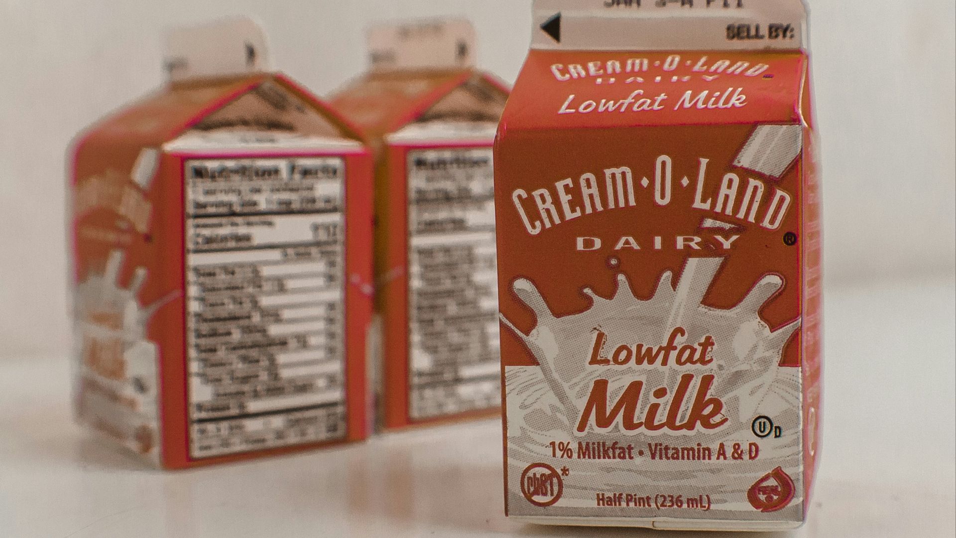 Cream-O-Land lowfat Milk carton