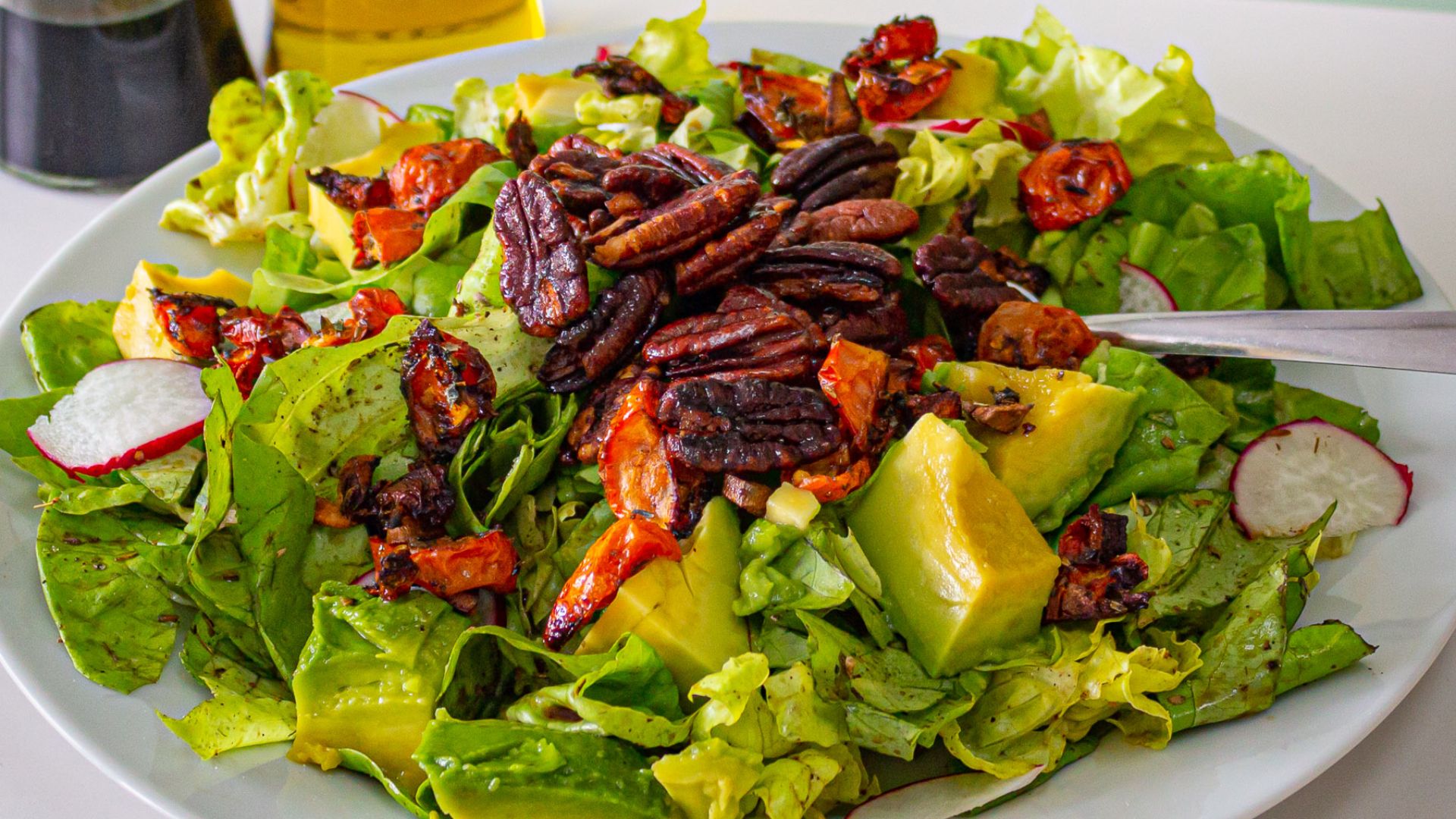 File:Avocado-pecan salad.jpg