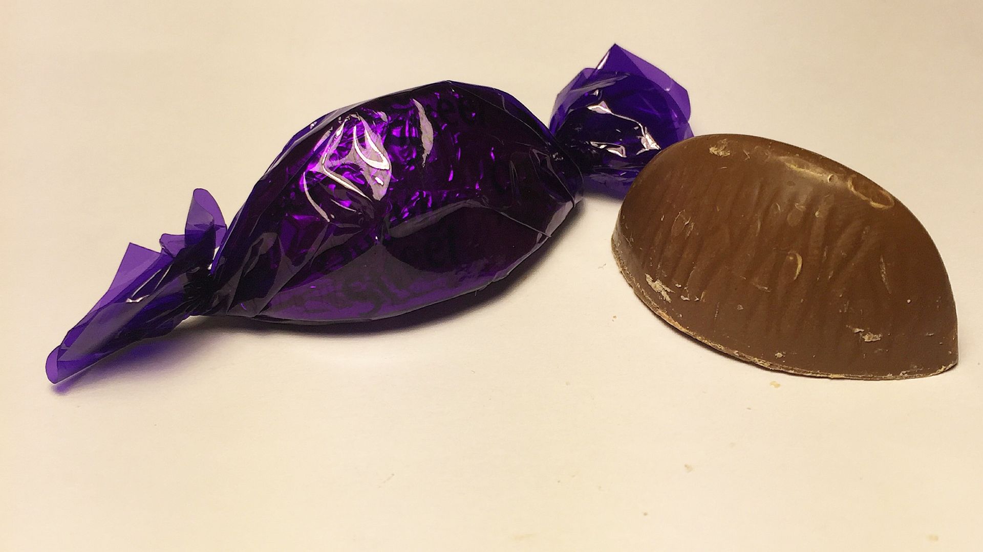 File:Quality Street-Milk Chocolate Purple One, Feb '16, London, UK (RPMG).jpg