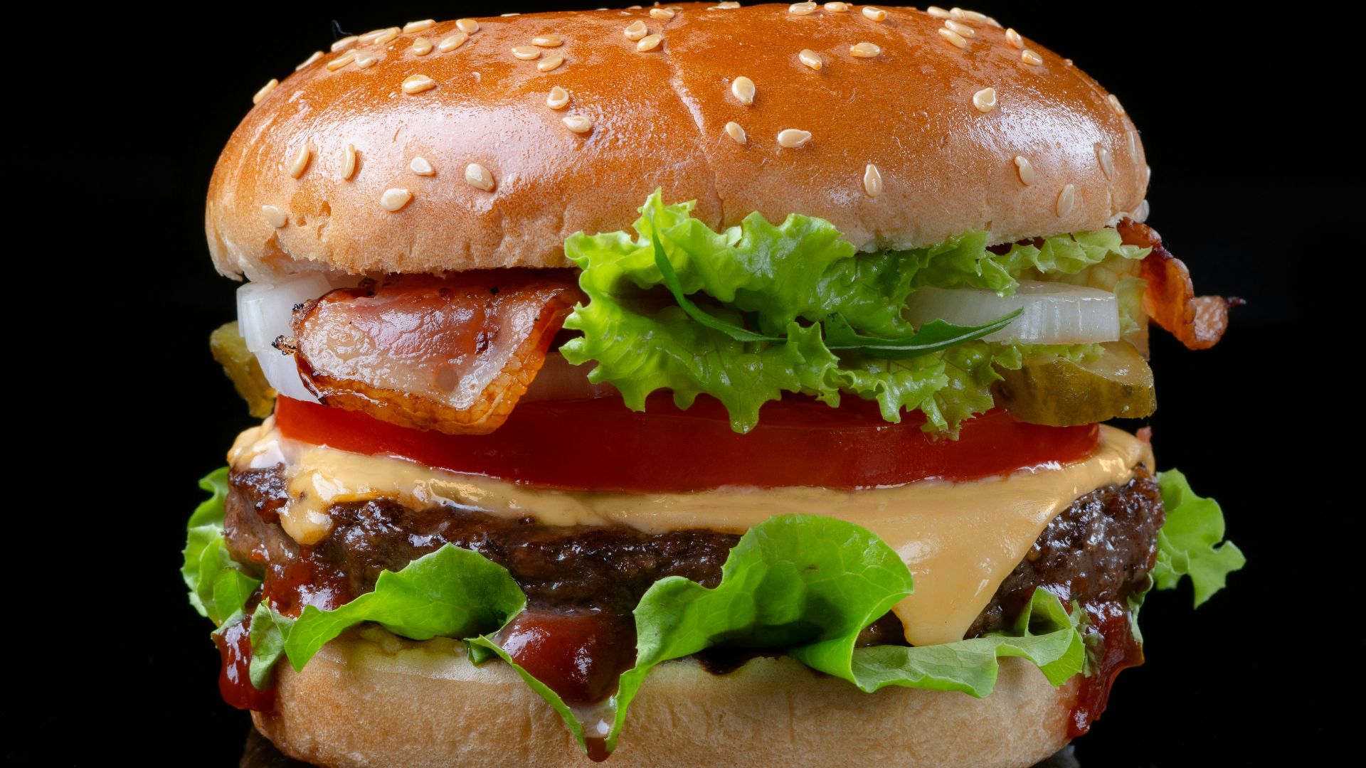 burger with lettuce and tomato