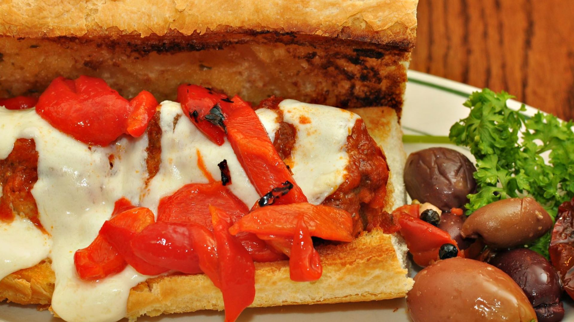 File:Mmm... Meatball sub with marinara sauce, mozzarella, and roasted peppers (6432603233).jpg