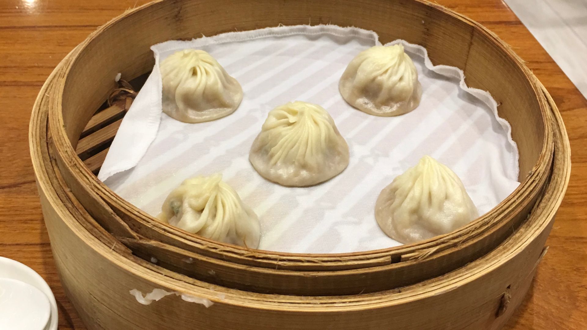 File:Truffle Soup Dumplings at Din Tai Fung.jpg