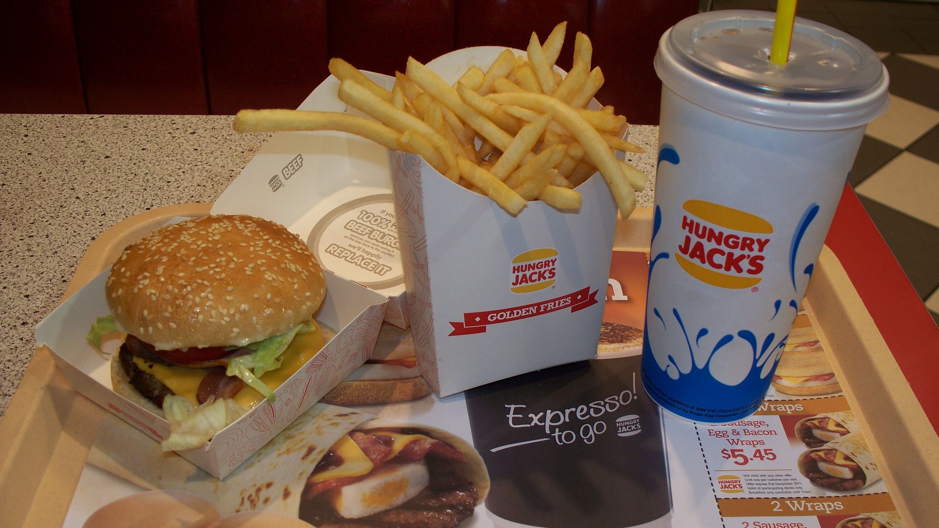 File:Hungry Jack's Bacon Deluxe large size meal.jpg