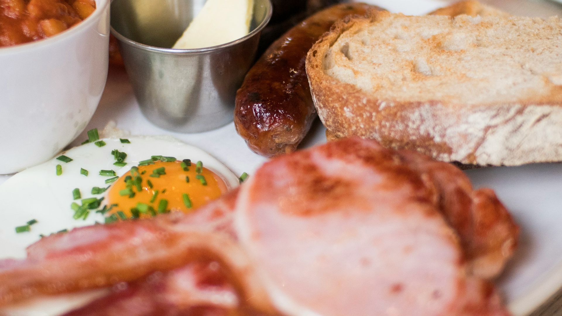 loft bread on round white ceramic plate