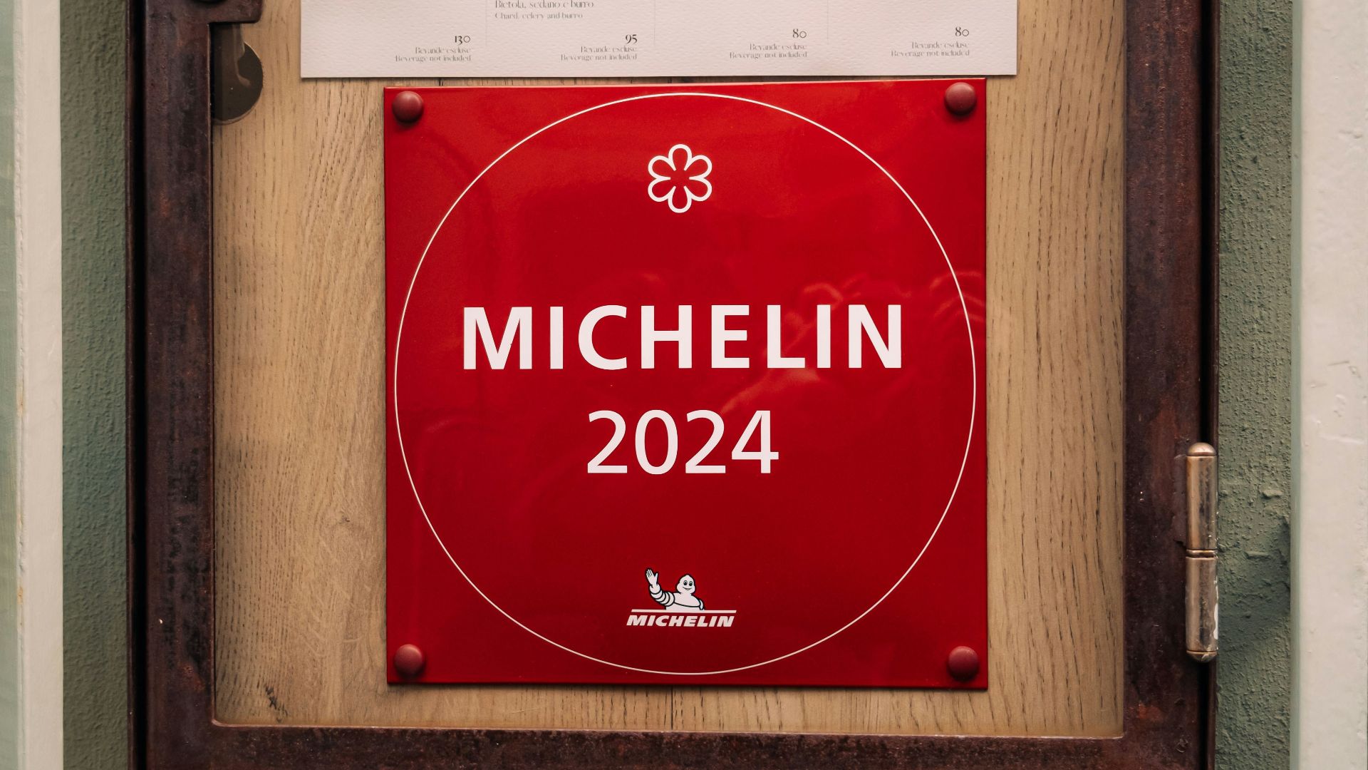 a plaque on a wall that says michelin