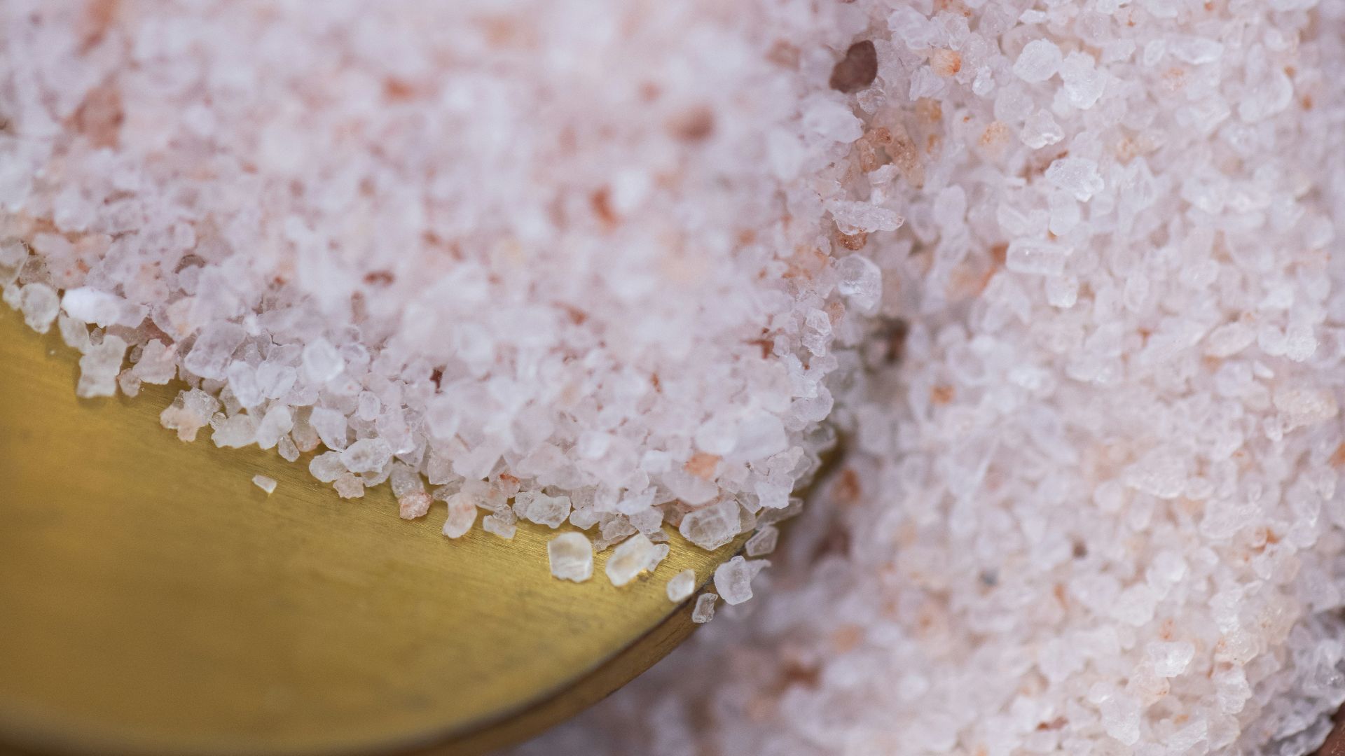 white rice on brown wooden bowl