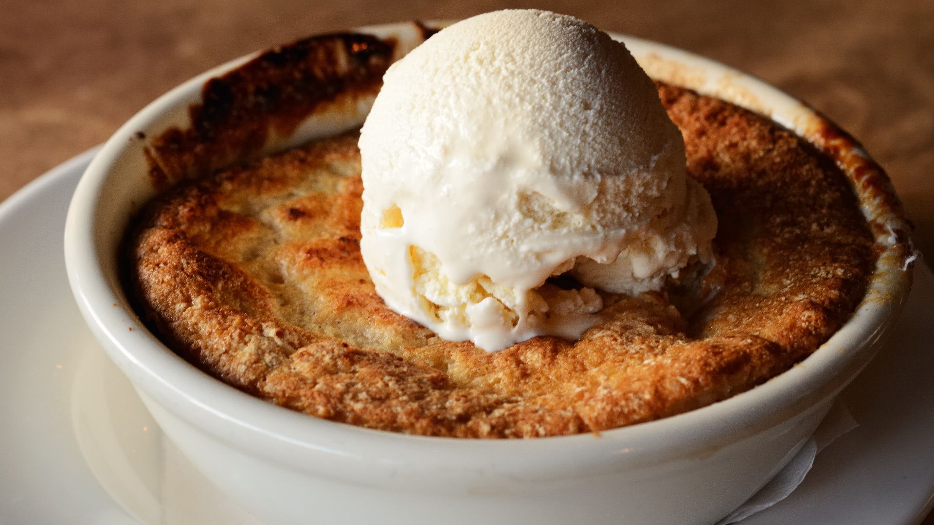 File:01 Peach Cobbler.jpg