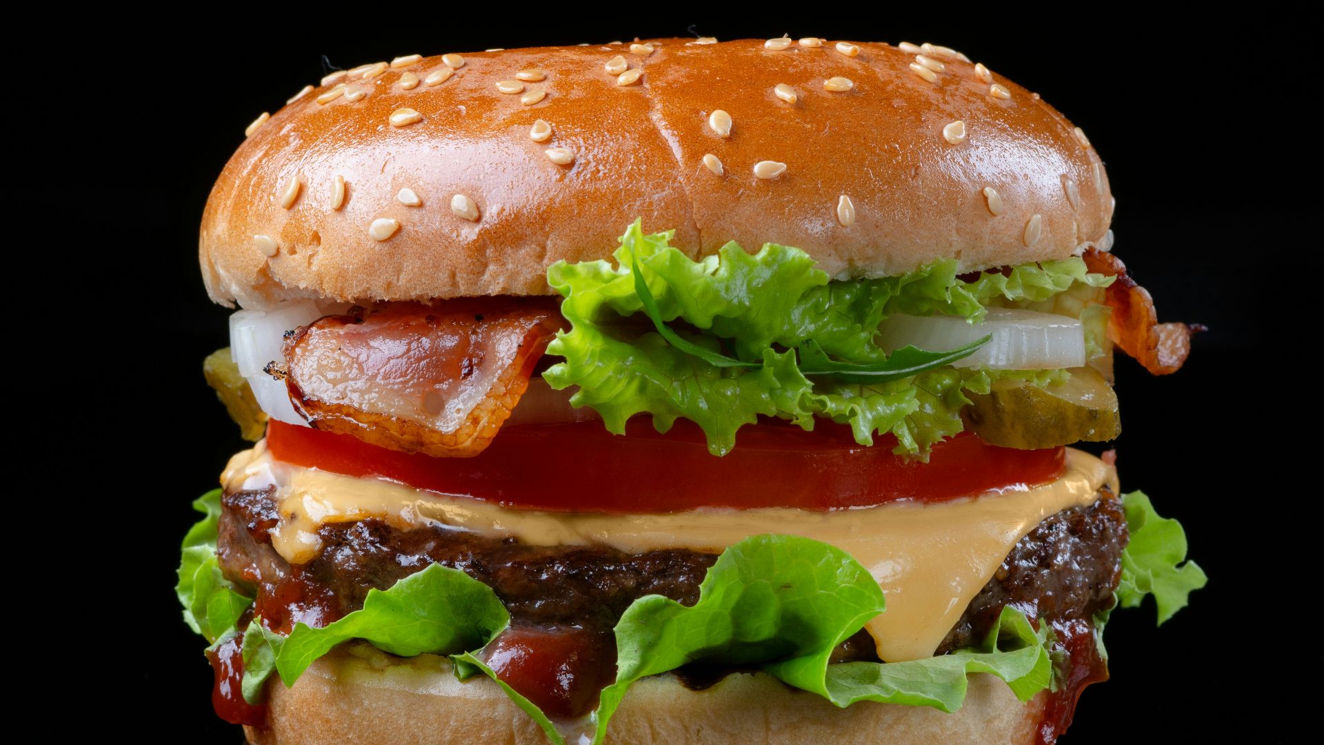 burger with lettuce and tomato