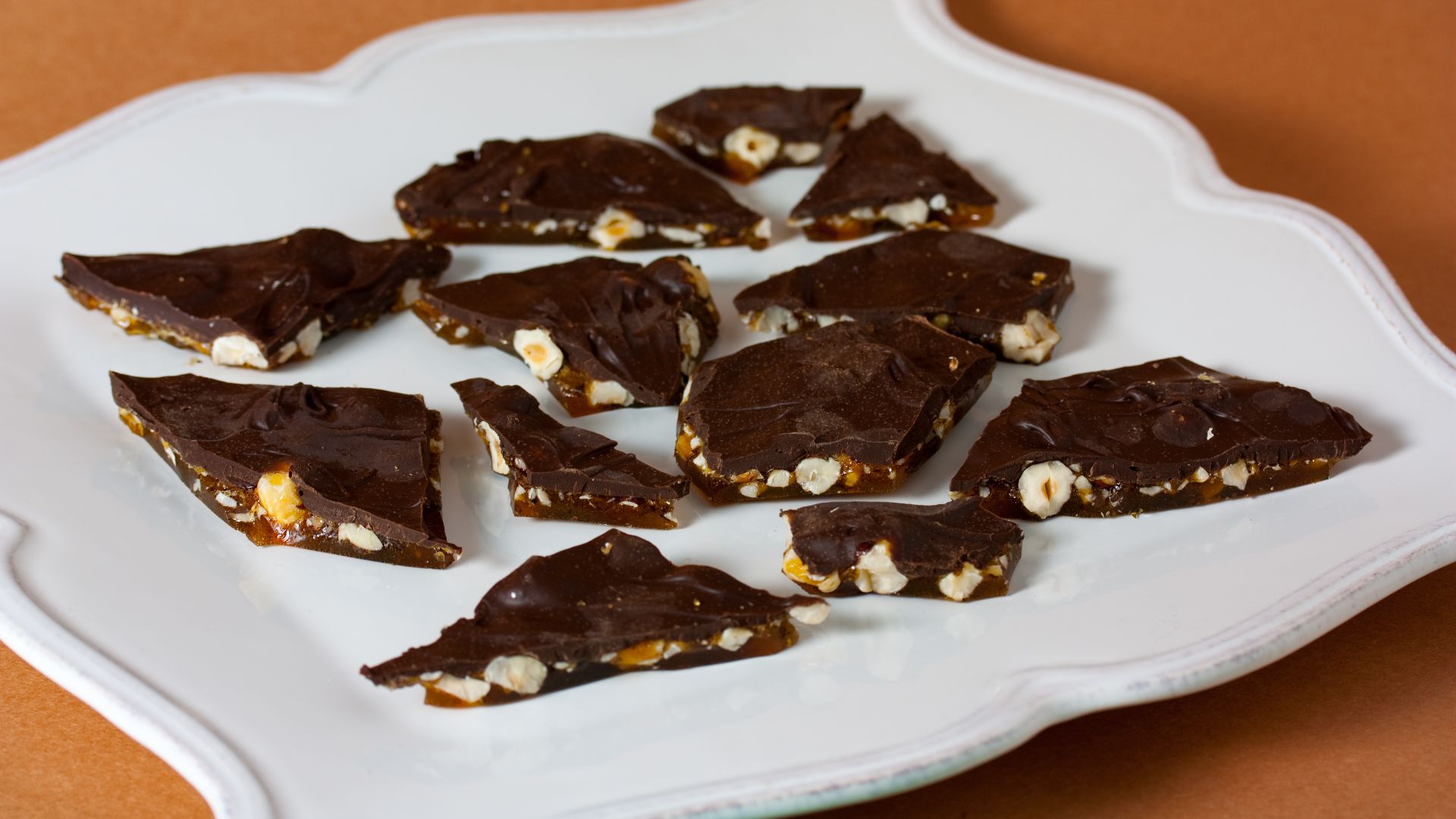 File:Chocolate Hazelnut Bark (4260493817).jpg