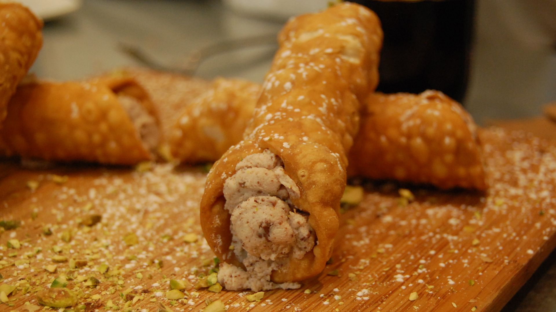 File:Cannoli (6848861391).jpg