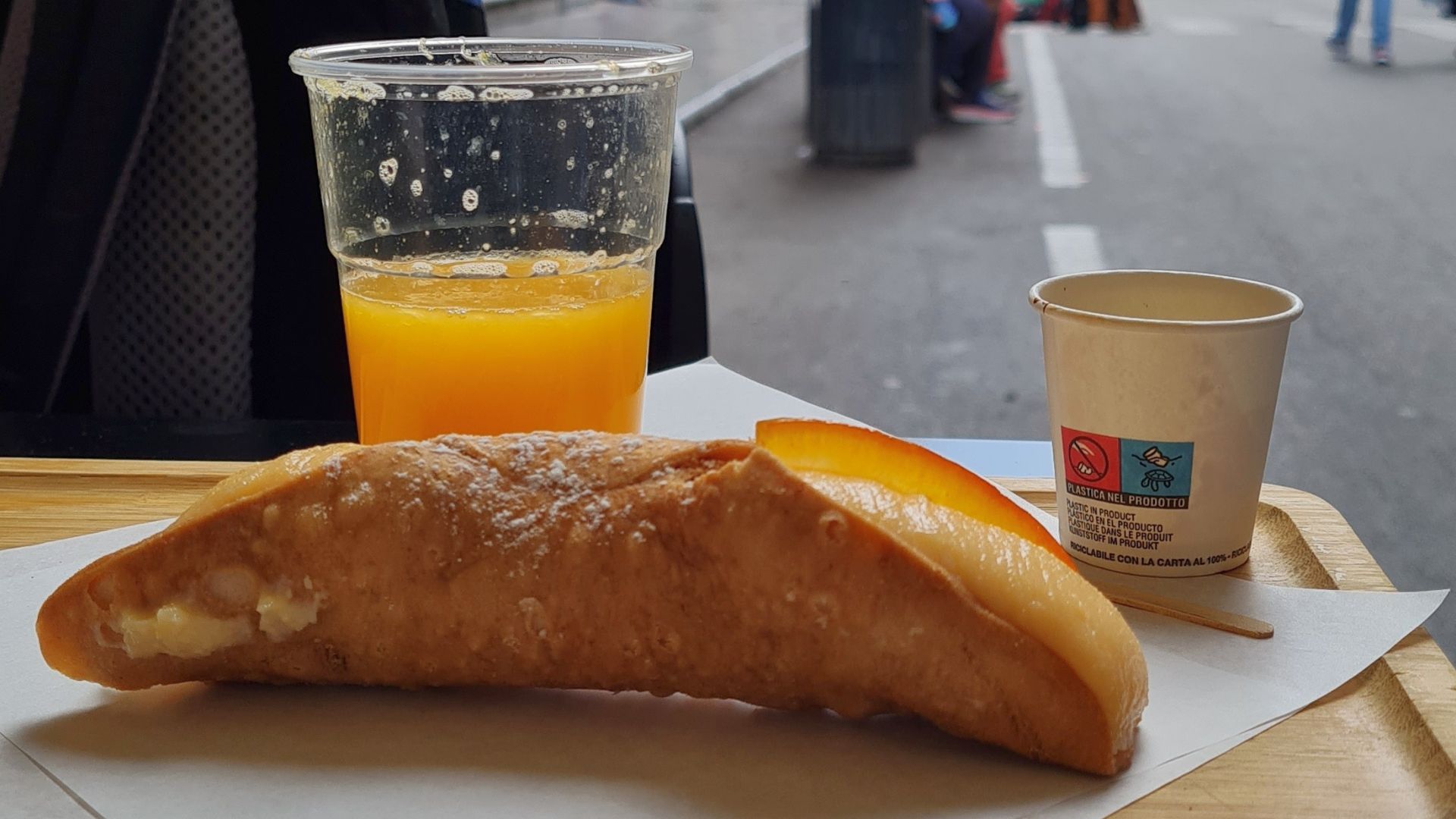 File:Sicilian cannolo.jpg