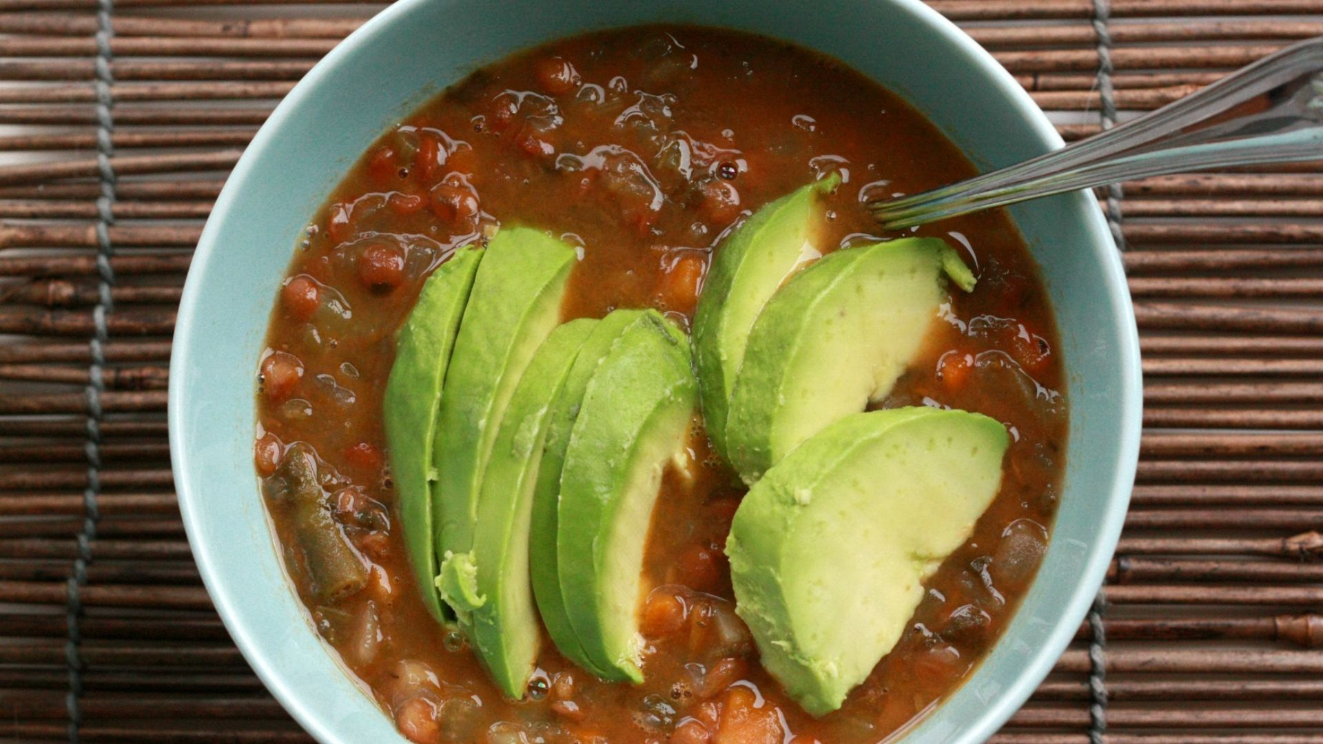 File:Lentil and vegetable soup with avocado (6964882187).jpg