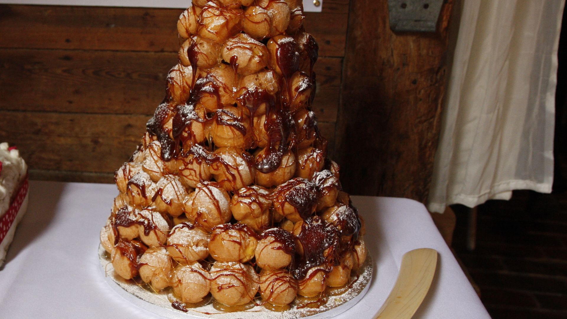 File:Cakes! (6743904425).jpg