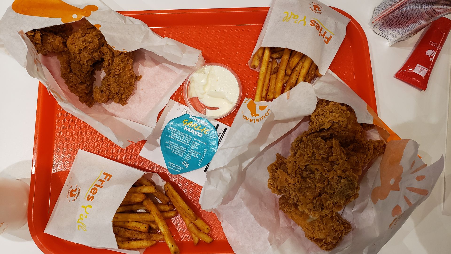 File:Signature Louisiana Chicken, Tenders, Fries, and Garlic Mayo dip.jpg