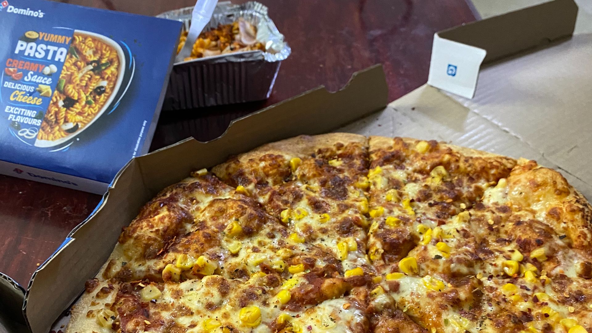 File:Domino's Pizza Chennai.jpg