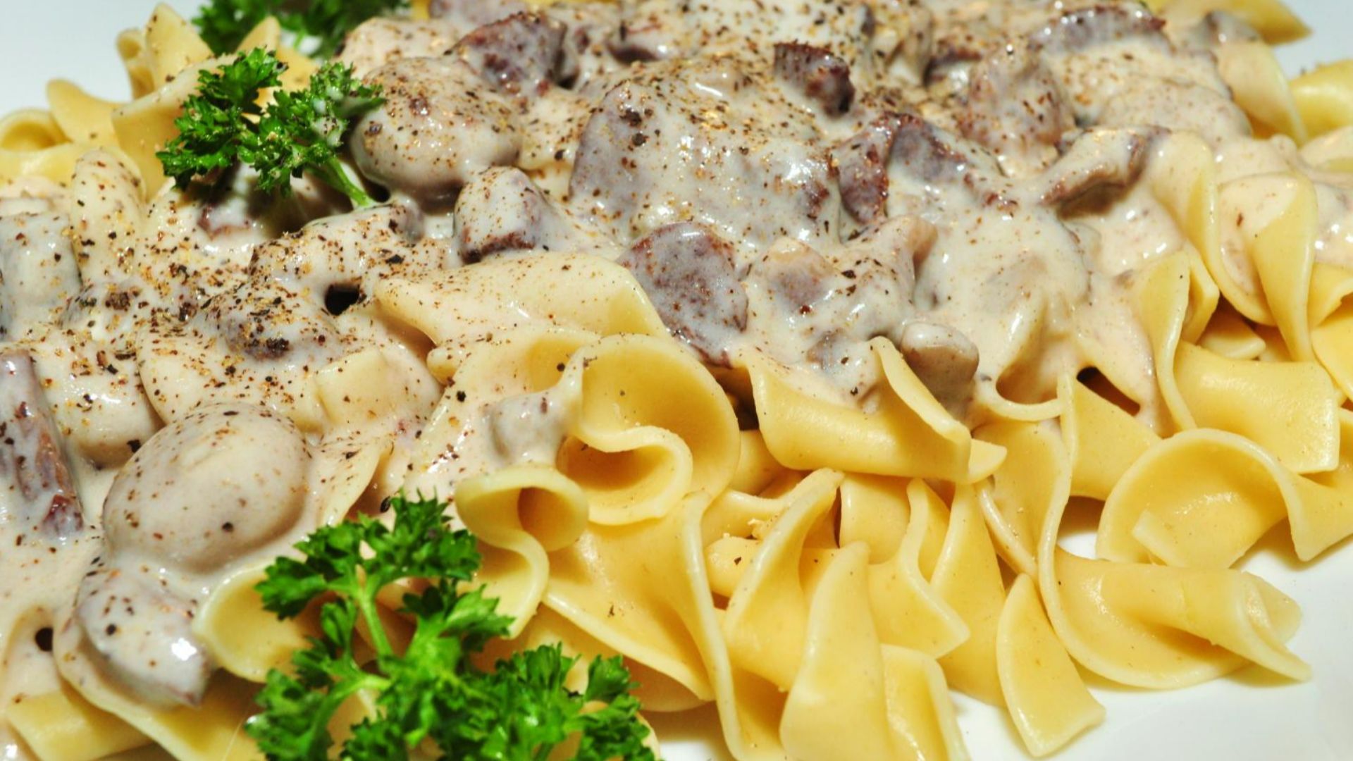 File:Beef Stroganoff sorta.jpg