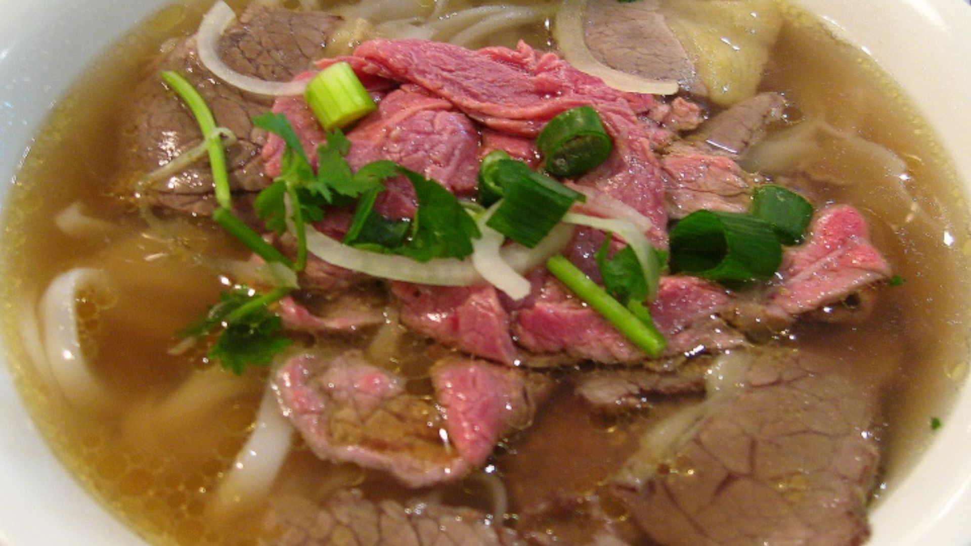 File:Pho-Beef-Noodles-2008.jpg