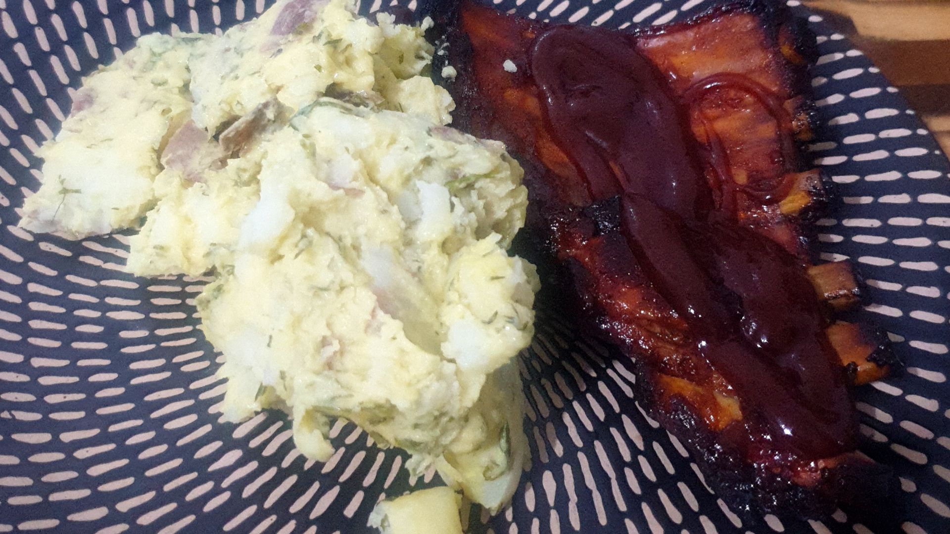 File:-food, meat- BBQ Pork Ribs and potato salad (50078700982).jpg