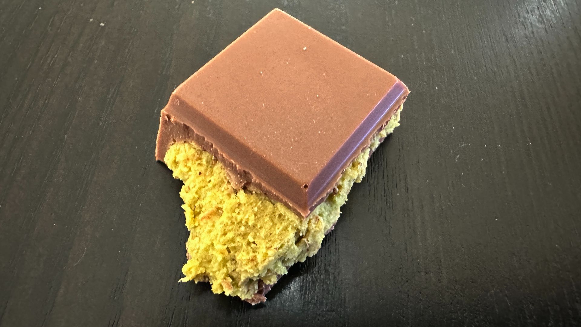 File:Dubai-sjokolade, Norge 2025.jpg