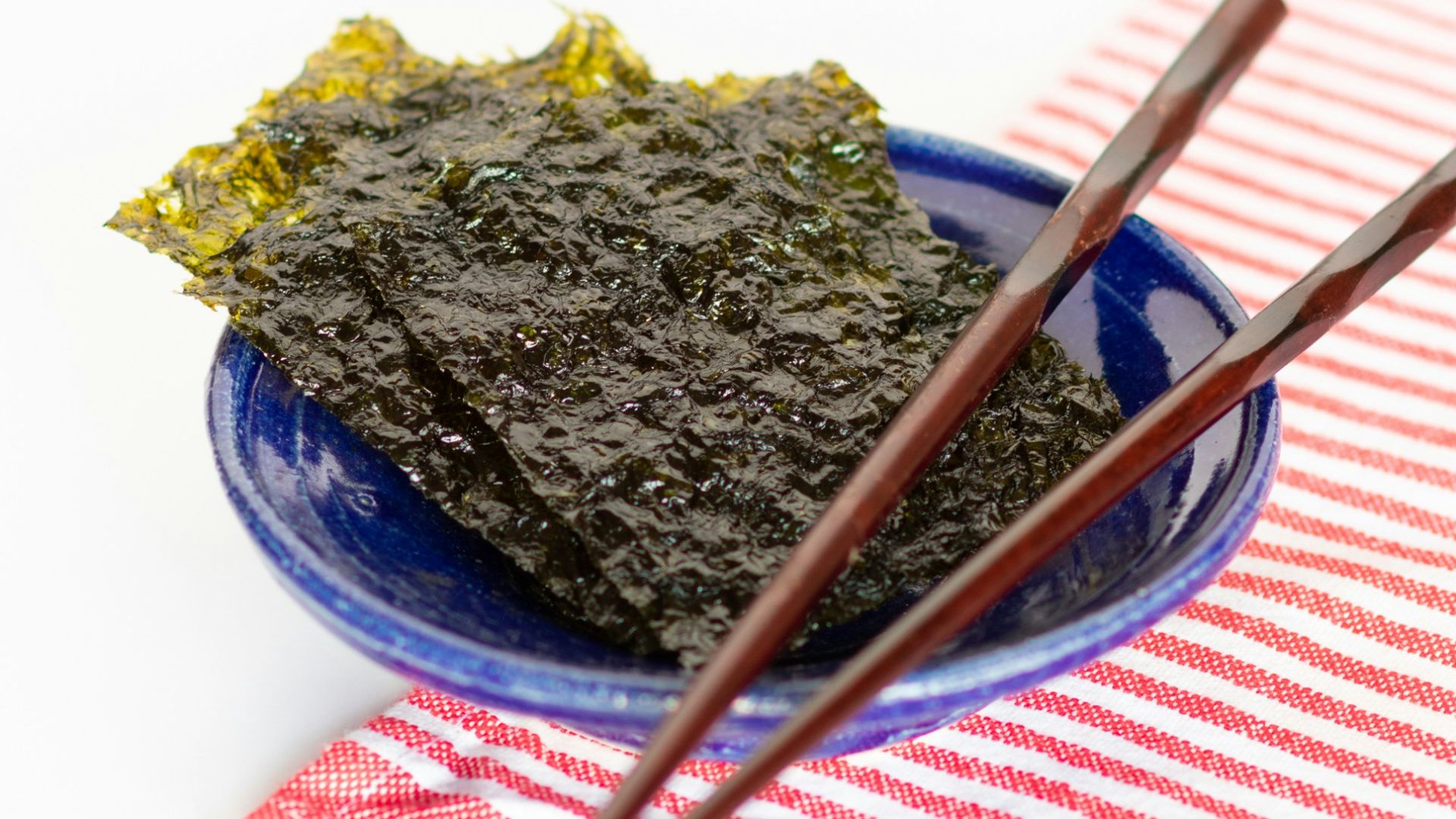 green and blue ceramic bowl