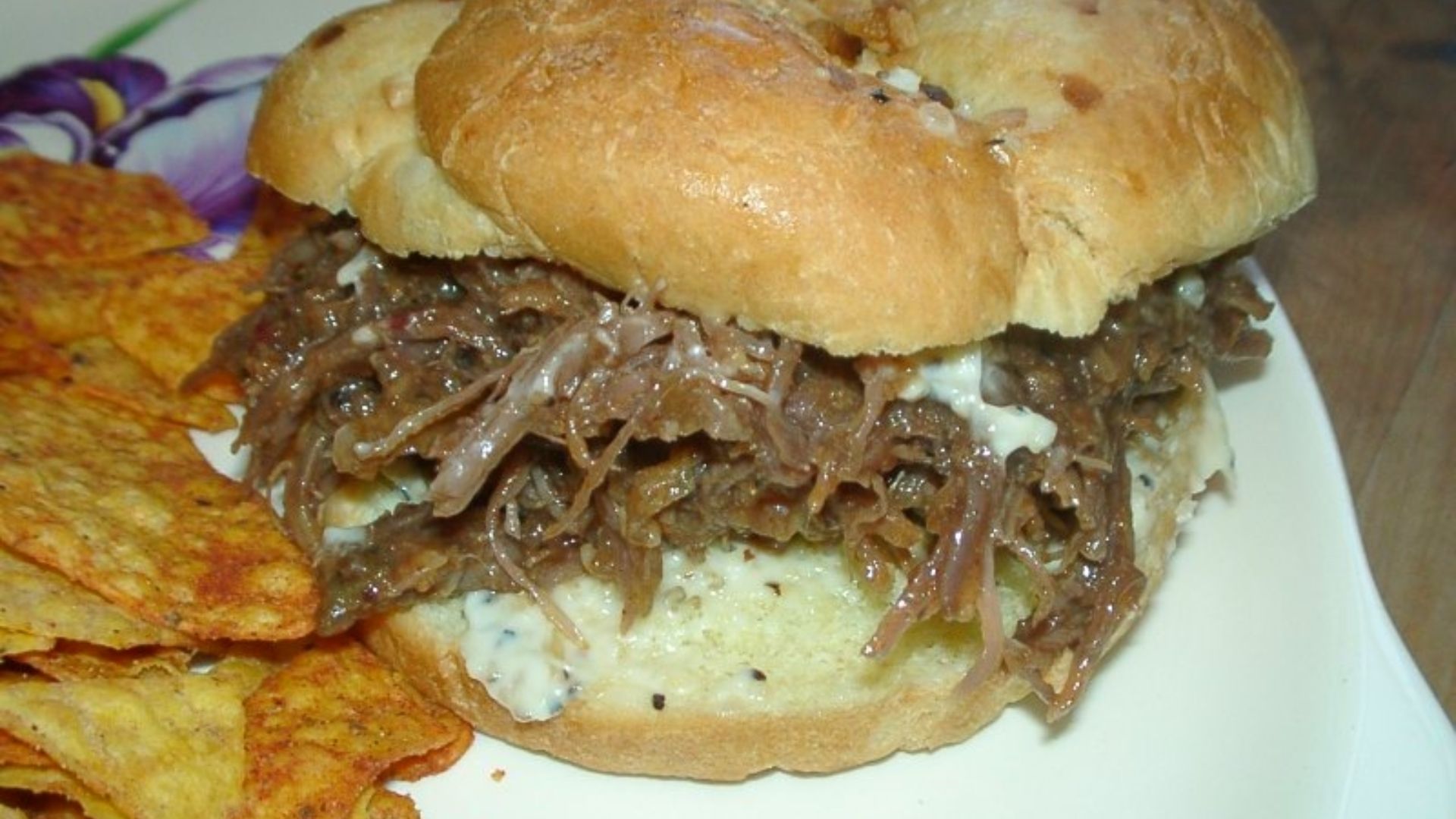 File:Pulled pork BBQ sandwich.jpg