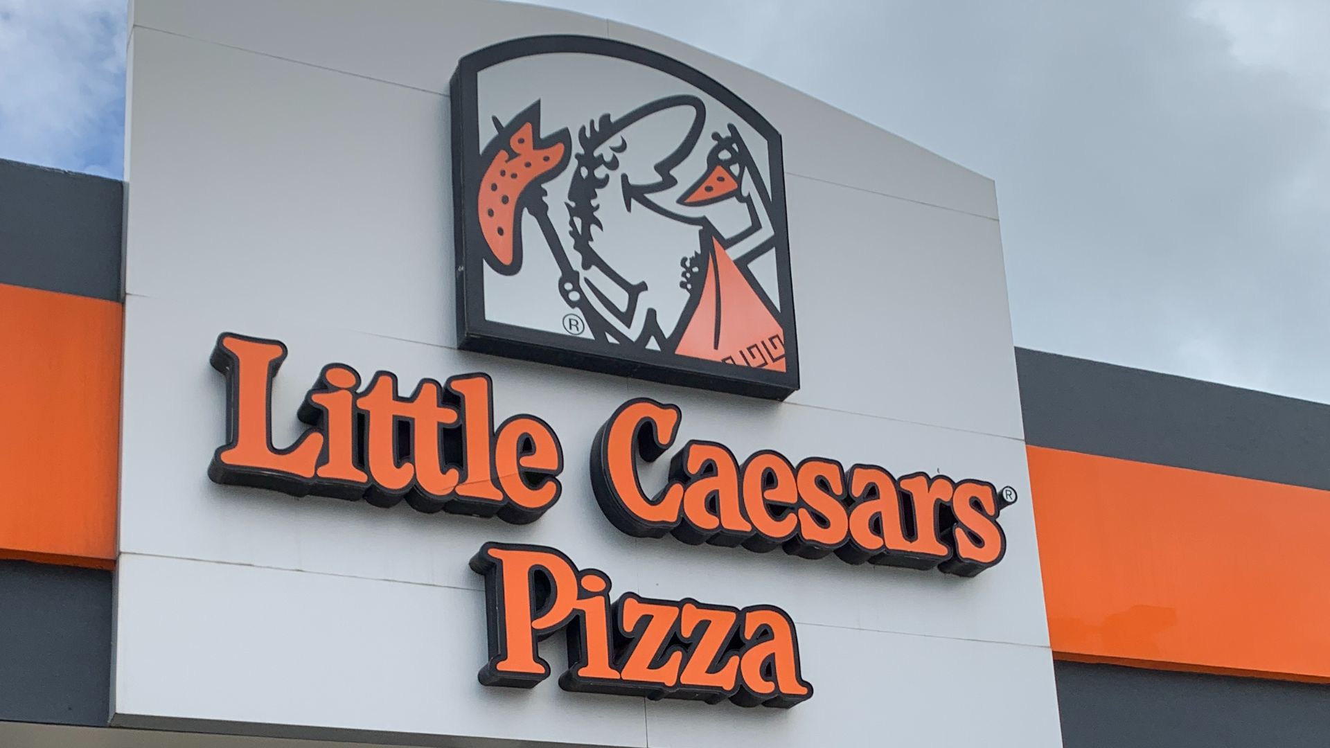 File:Fachada de Little Caesars en arco sur.jpg
