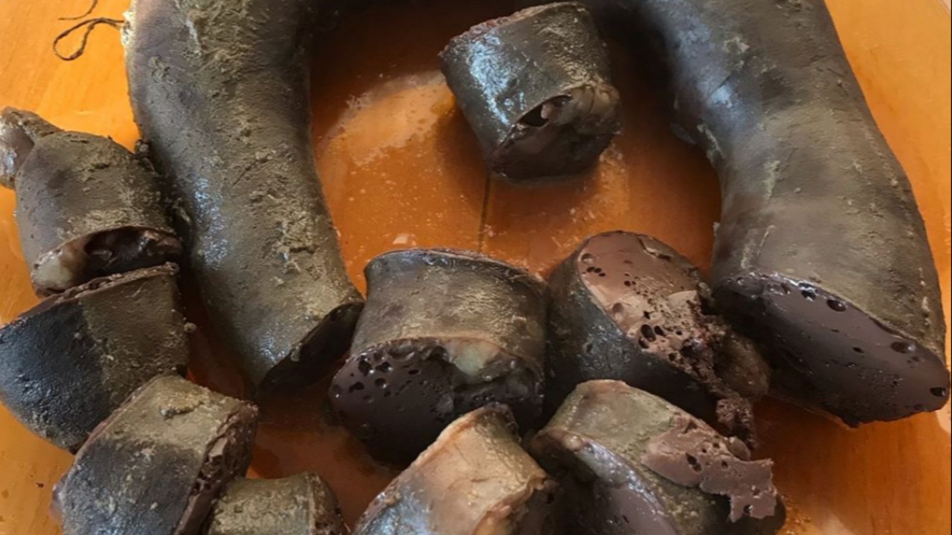 File:Blood sausage made in Buryatia, Russia.png