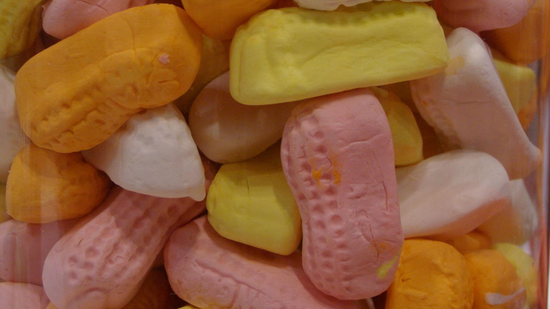 File:Circus Peanuts! IMGP5297 (3546478977).jpg