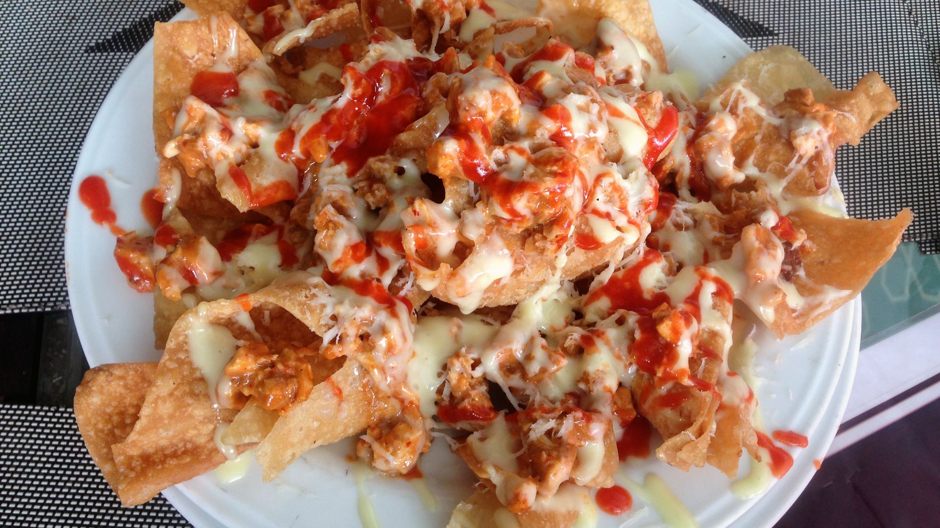 File:Nachos from Majlish restaurant (01).jpg