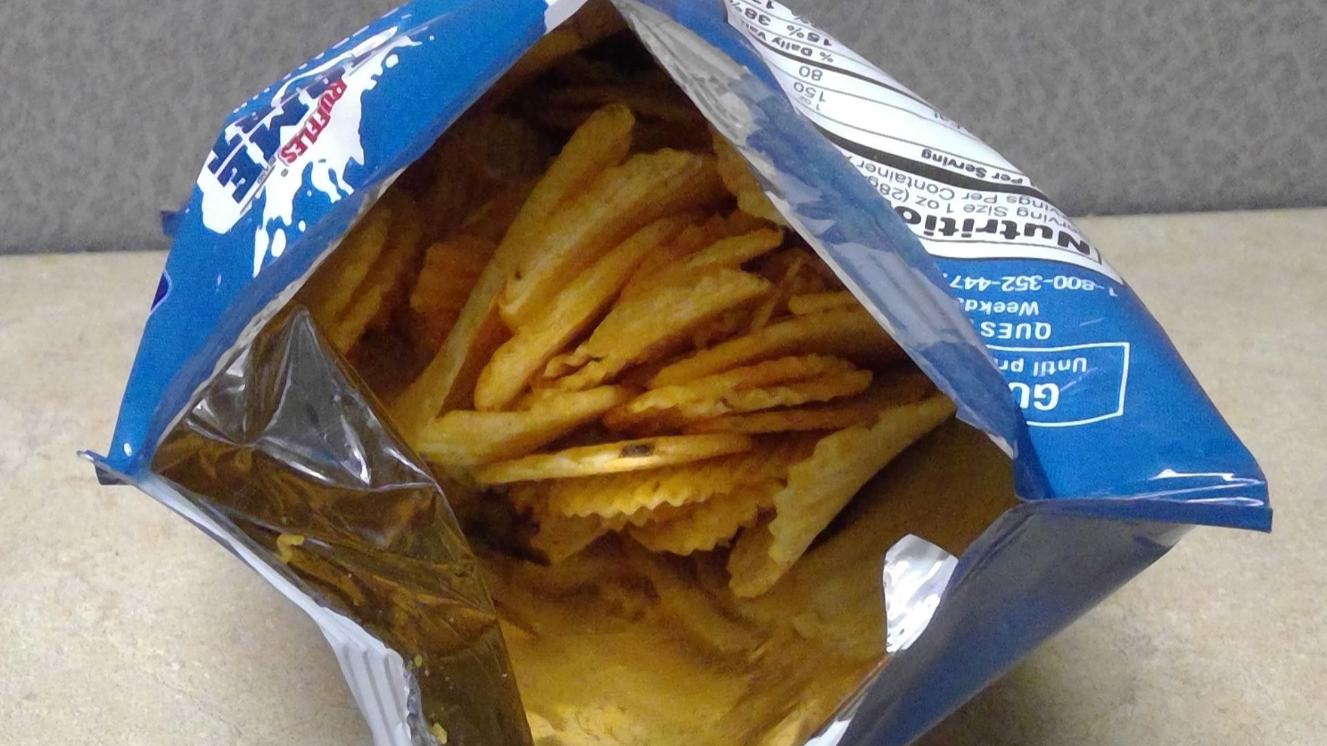 File:Opened bag of Ruffles All Dressed potato chips (cropped).jpg