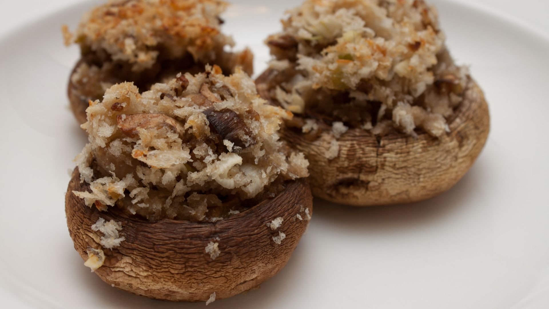 File:Panko Stuffed Mushrooms (140491293).jpeg
