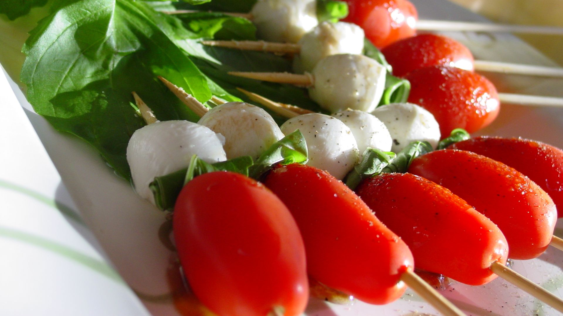 File:Caprese salad skewer appetizers.jpg