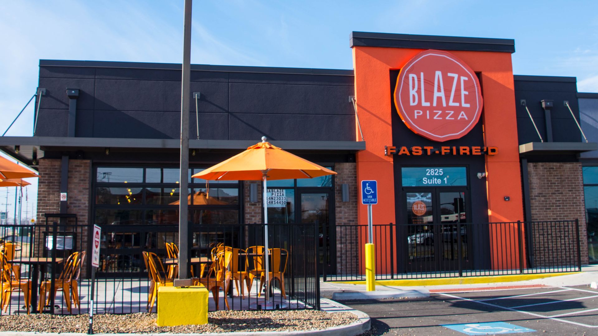 File:Blaze Pizza Fast-Fire.jpg