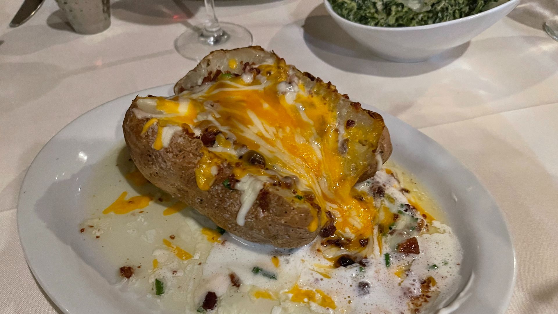 File:Harris Ranch Prime Steakhouse - September 2023 - Sarah Stierch 05.jpg