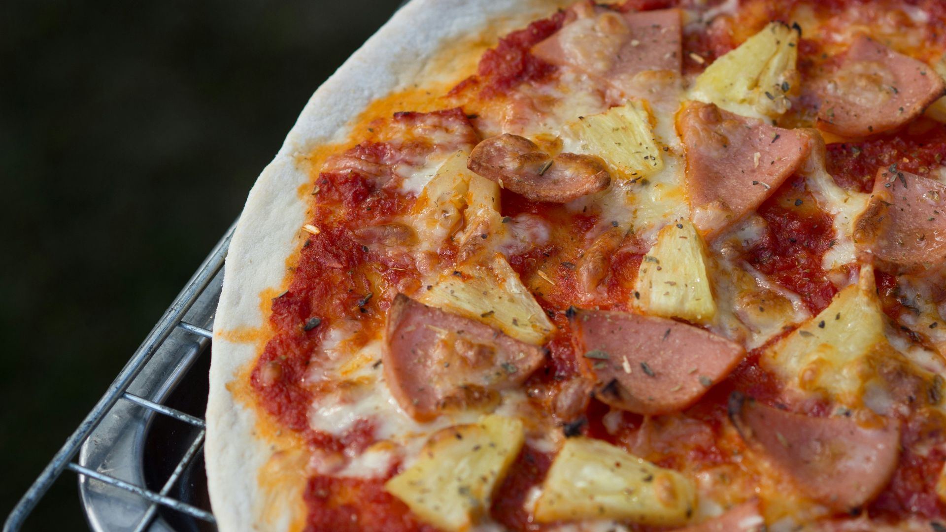 baked Hawaiian pizza