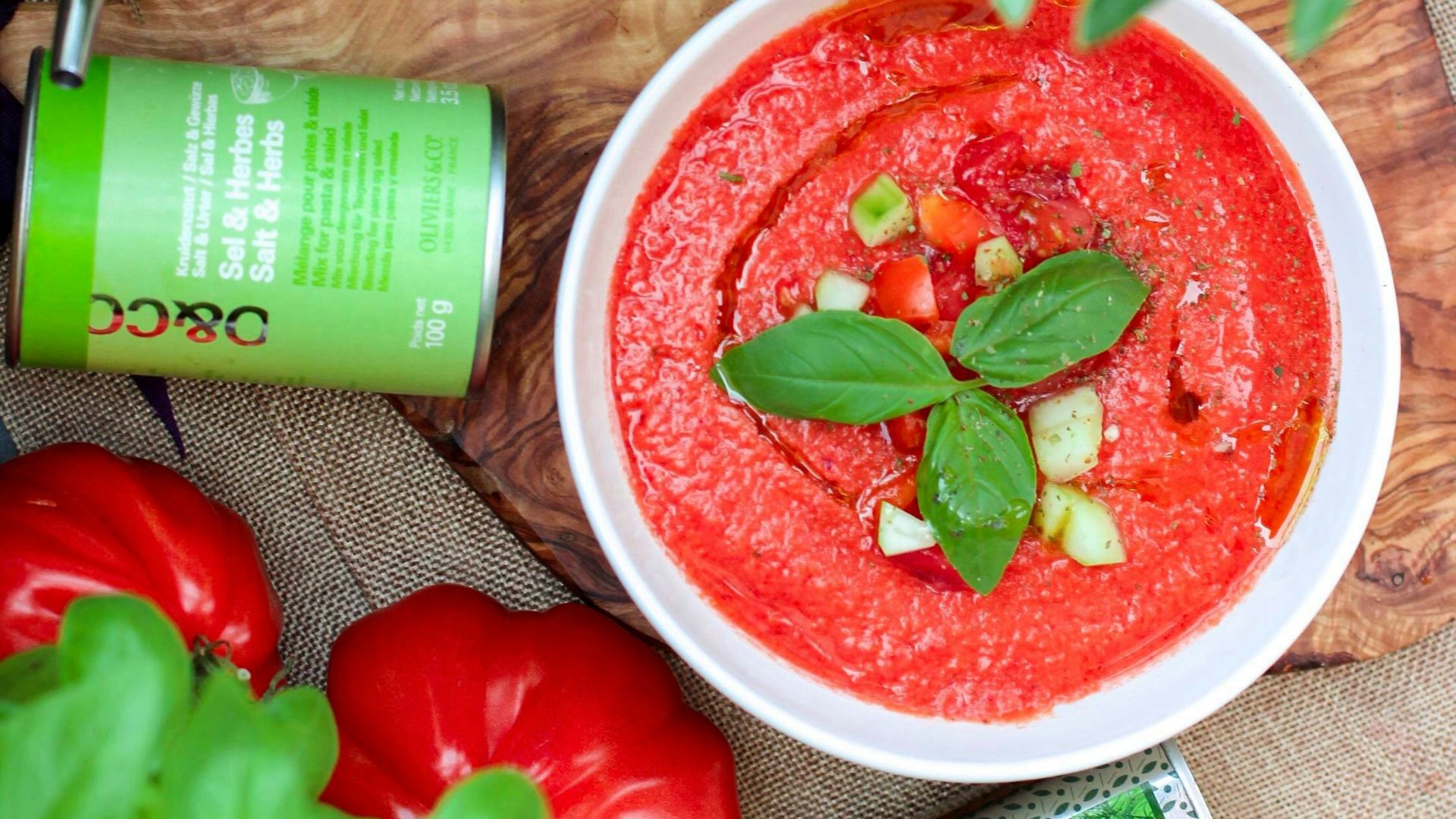 tomato sauce on focus photo