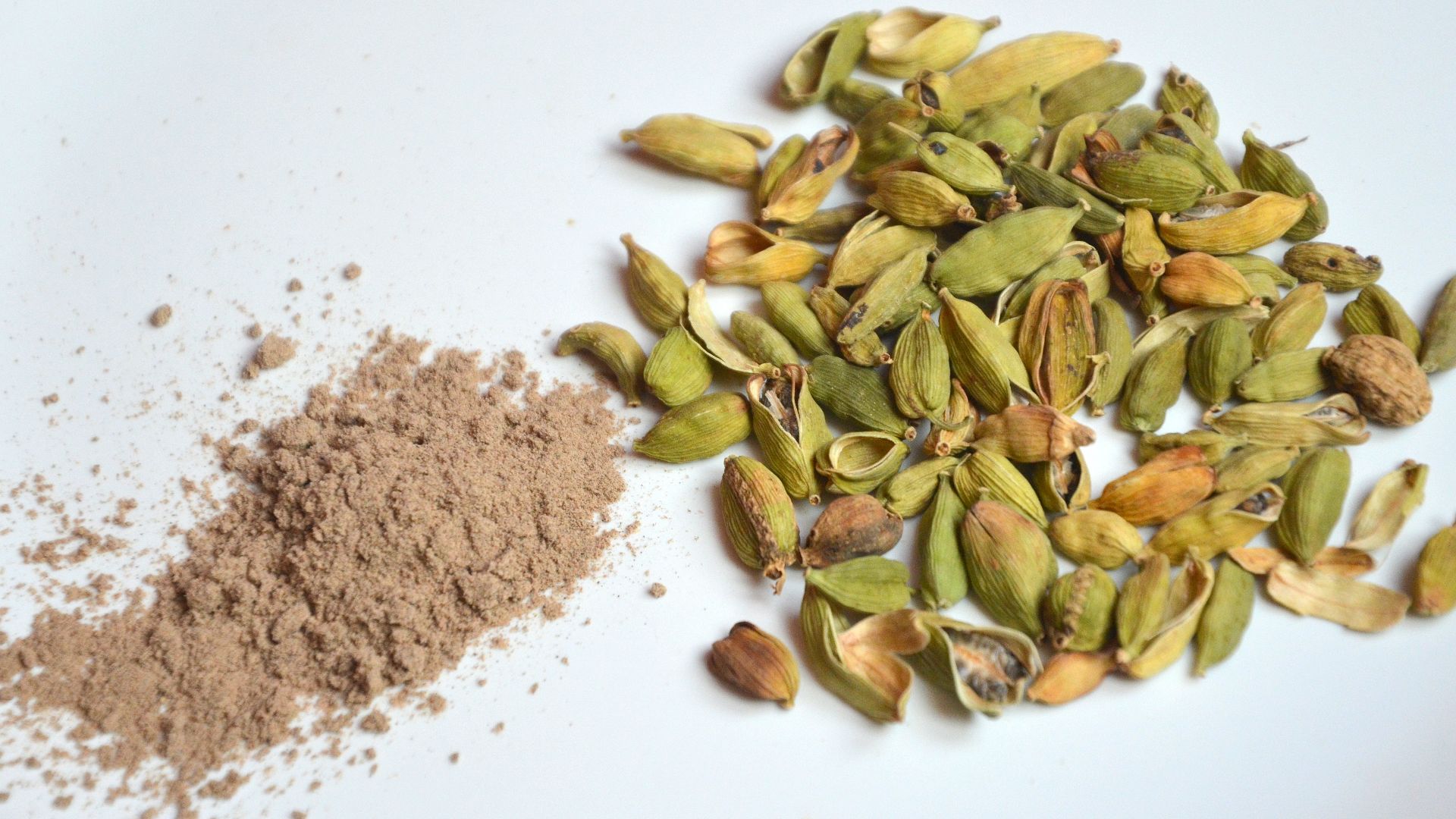 File:02017 0119 Kardamom, Winter in den Beskiden.jpg