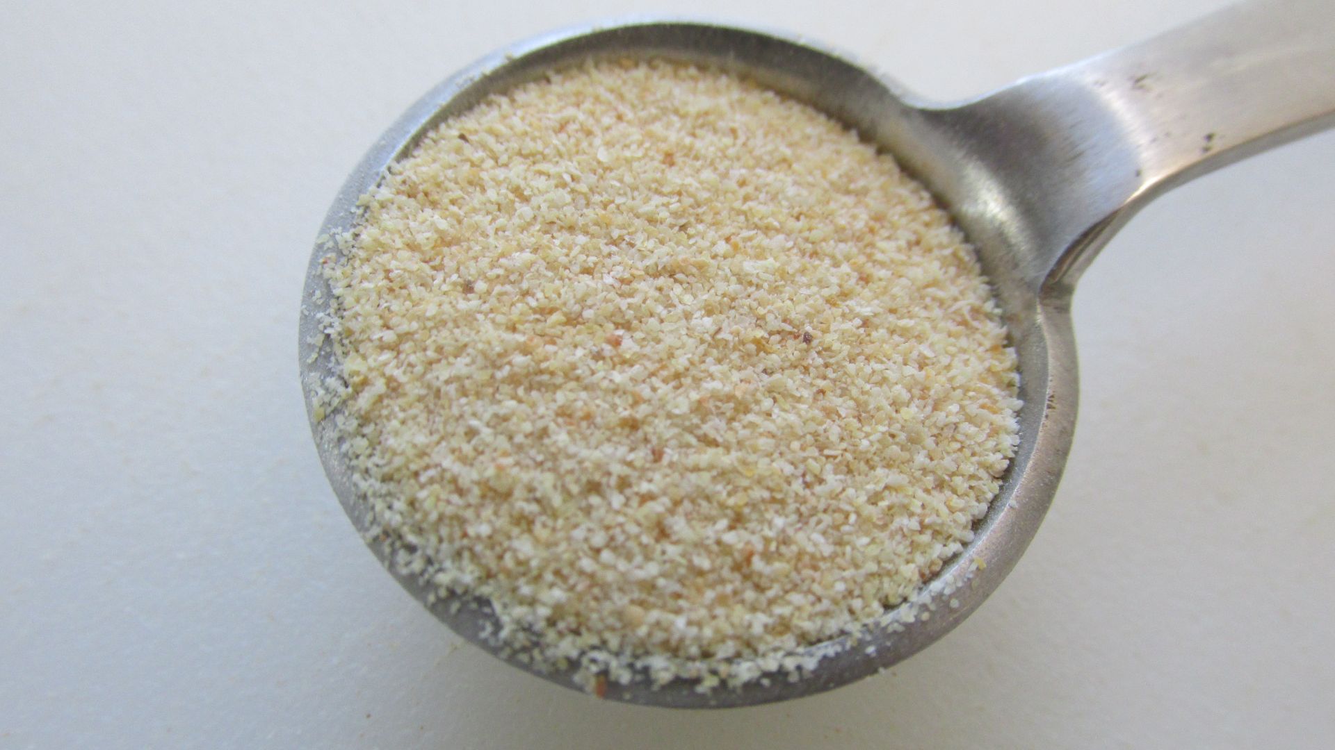 File:Garlic Powder, Penzeys Spices, Arlington Heights MA.jpg
