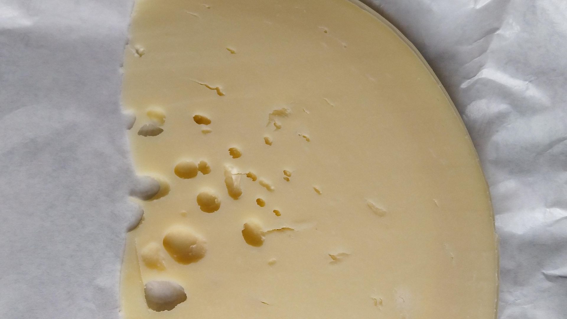 File:Provolone piccante slice.jpg