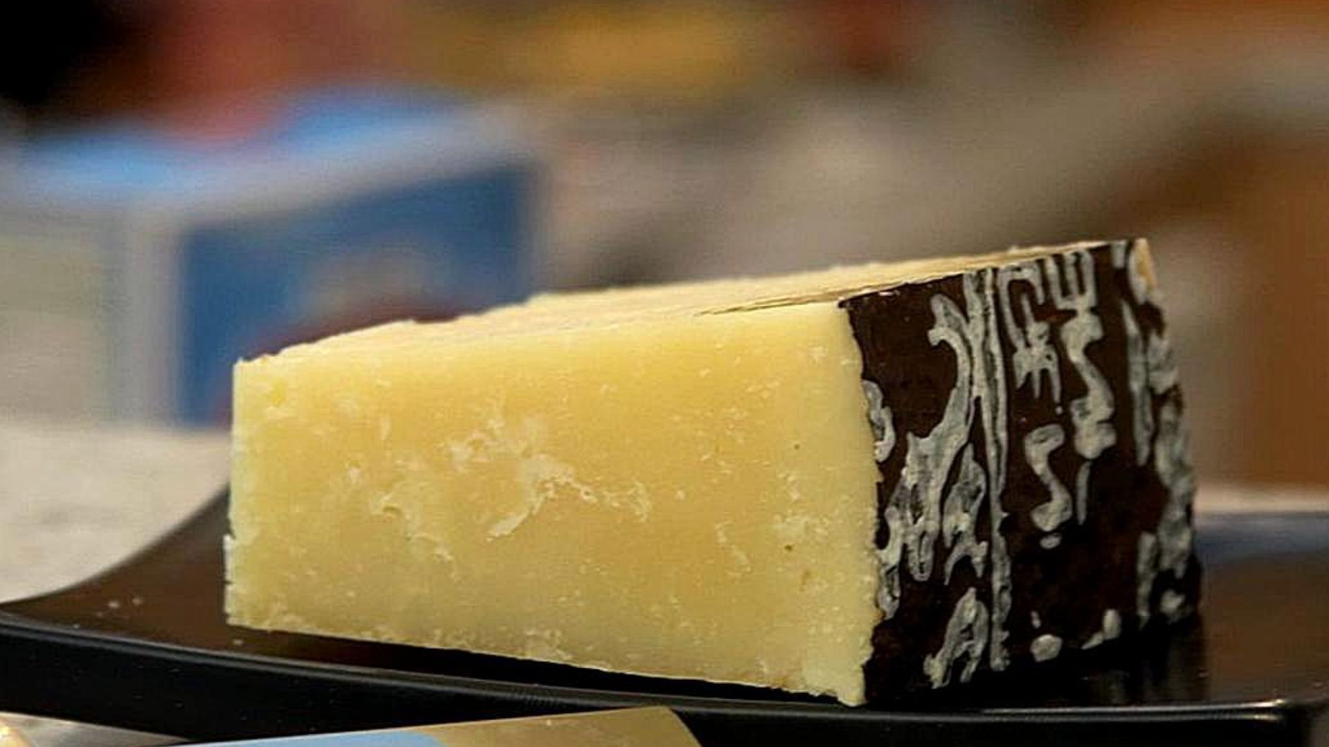 File:Pecorino romano cheese.jpg