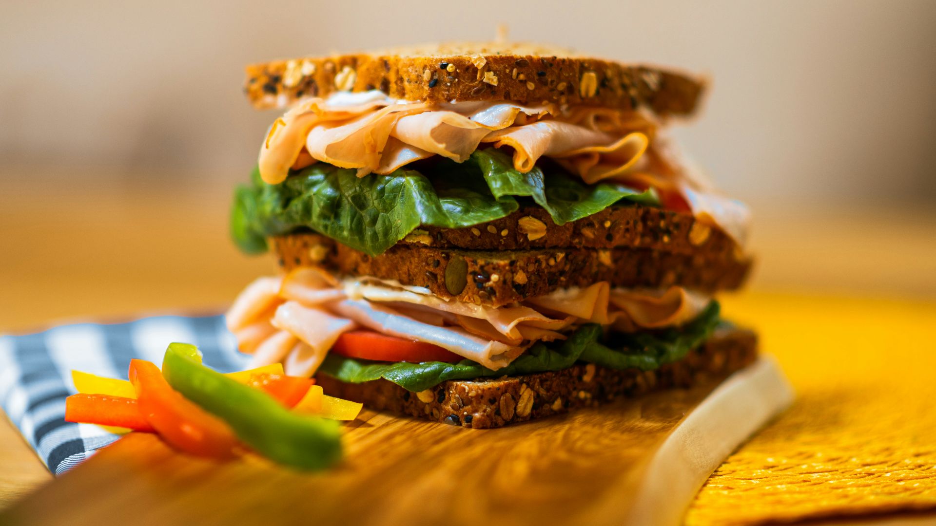 burger with lettuce and tomato