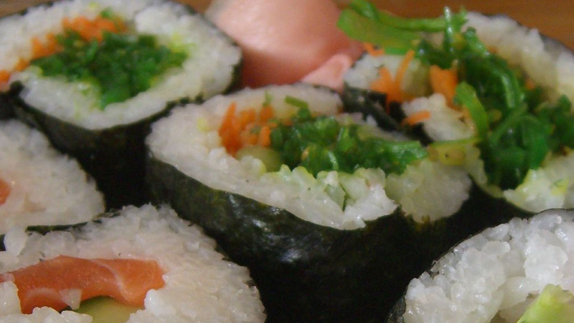 File:Salmon and Seaweed Sushi Rolls - Satsuki (2406405141).jpg