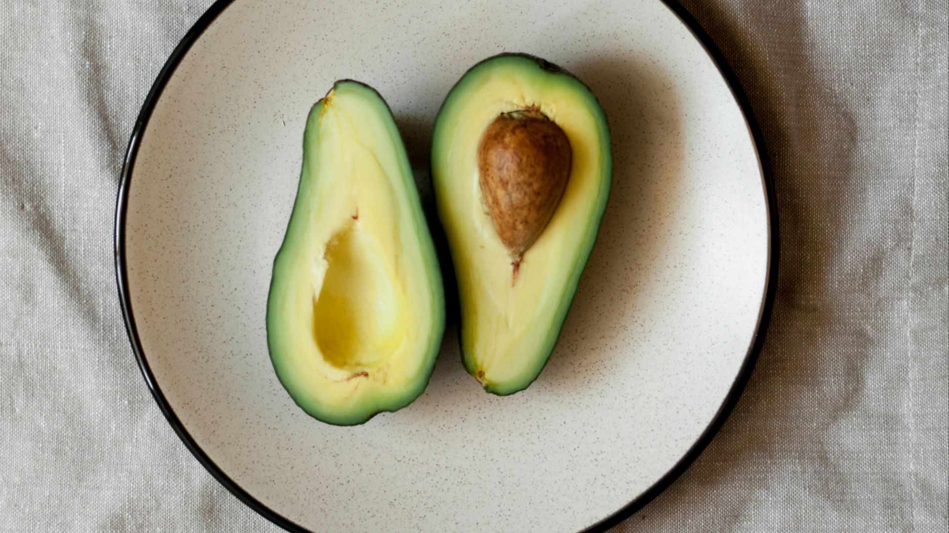 sliced avocado on plate