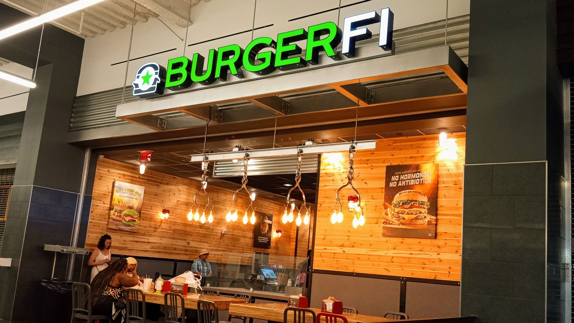 File:BurgerFi (52337123705).jpg