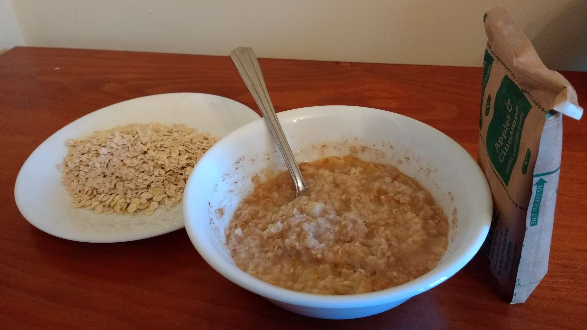 File:Quaker apples & cinnamon instant oatmeal 2.jpg