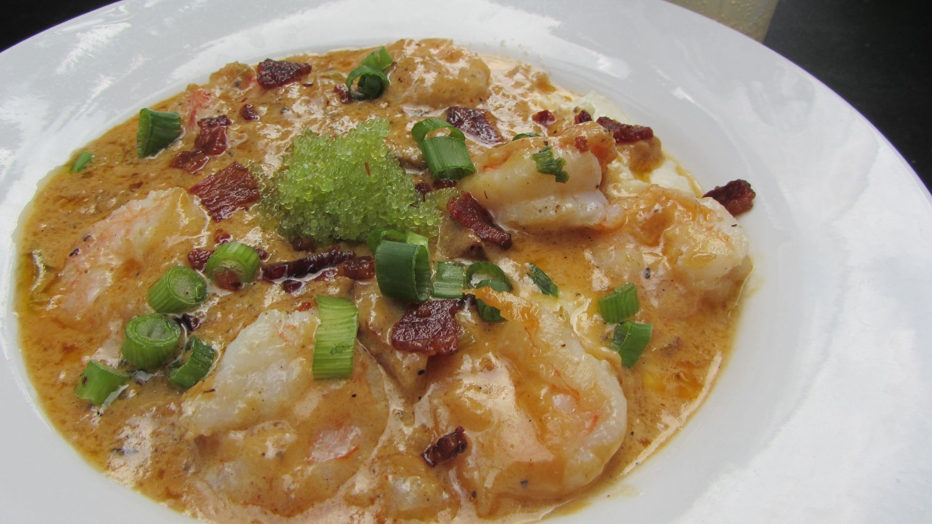 File:Shrimp and grits at the Green Goddess.jpg