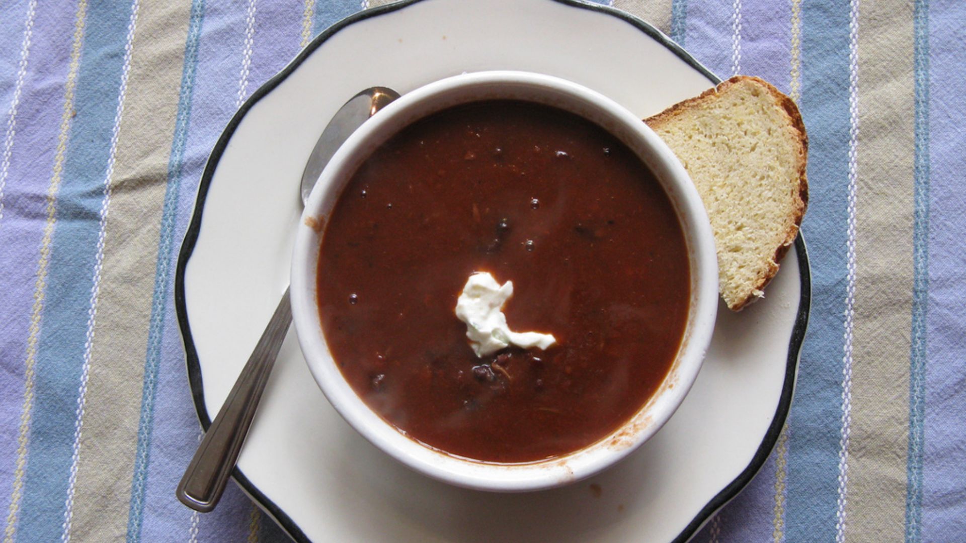 File:Black bean soup.jpg