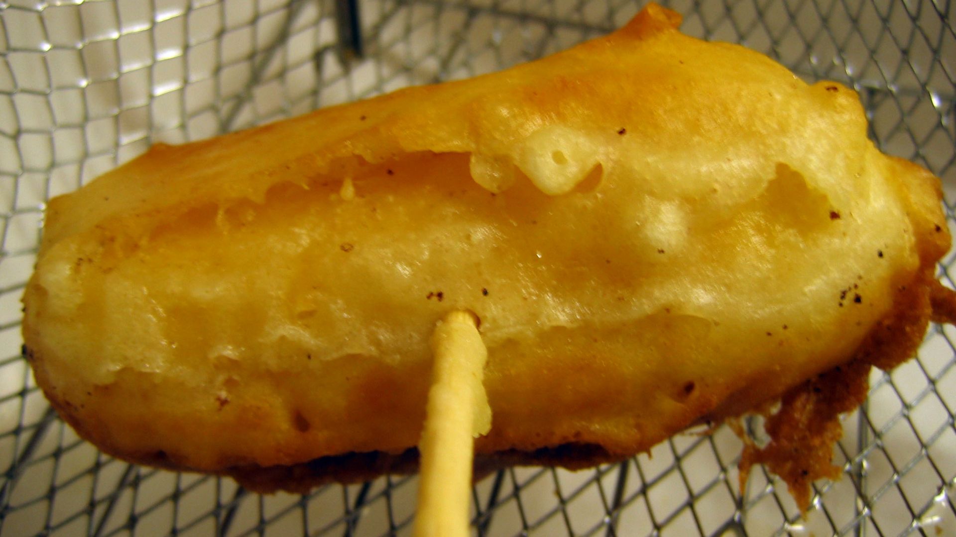 File:Deep-fried twinkie.jpg
